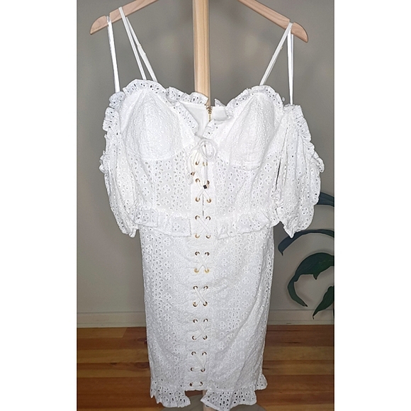 RUNAWAY THE LABEL White Lace off shoulder Corset mini dress *NWT size 10* - Picture 7 of 10